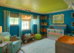 2023婴儿房间蓝色家居墙面装饰图片