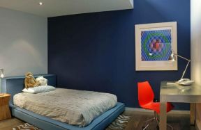 家居卧室蓝色布艺床装饰图片