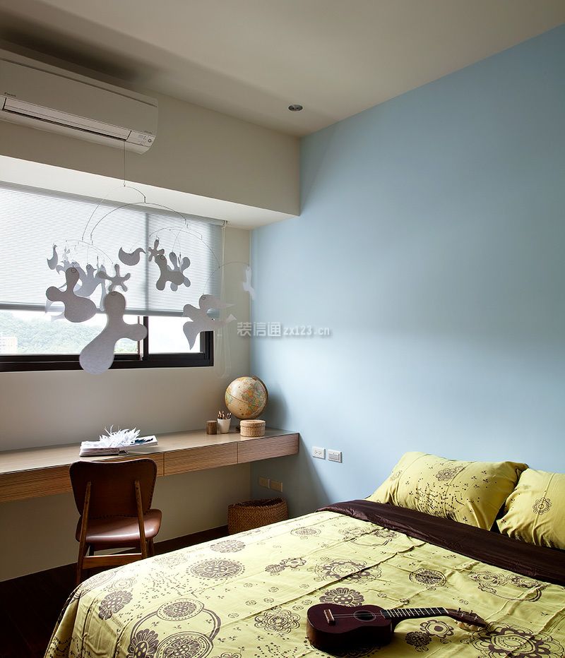 简约风格128平米三居室卧室蓝色墙装修设计图片