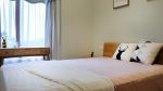 北欧风格87平三居卧室床设计图片