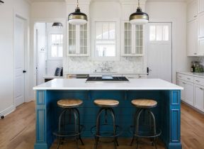敞开式厨房蓝色岛台设计装修实景图