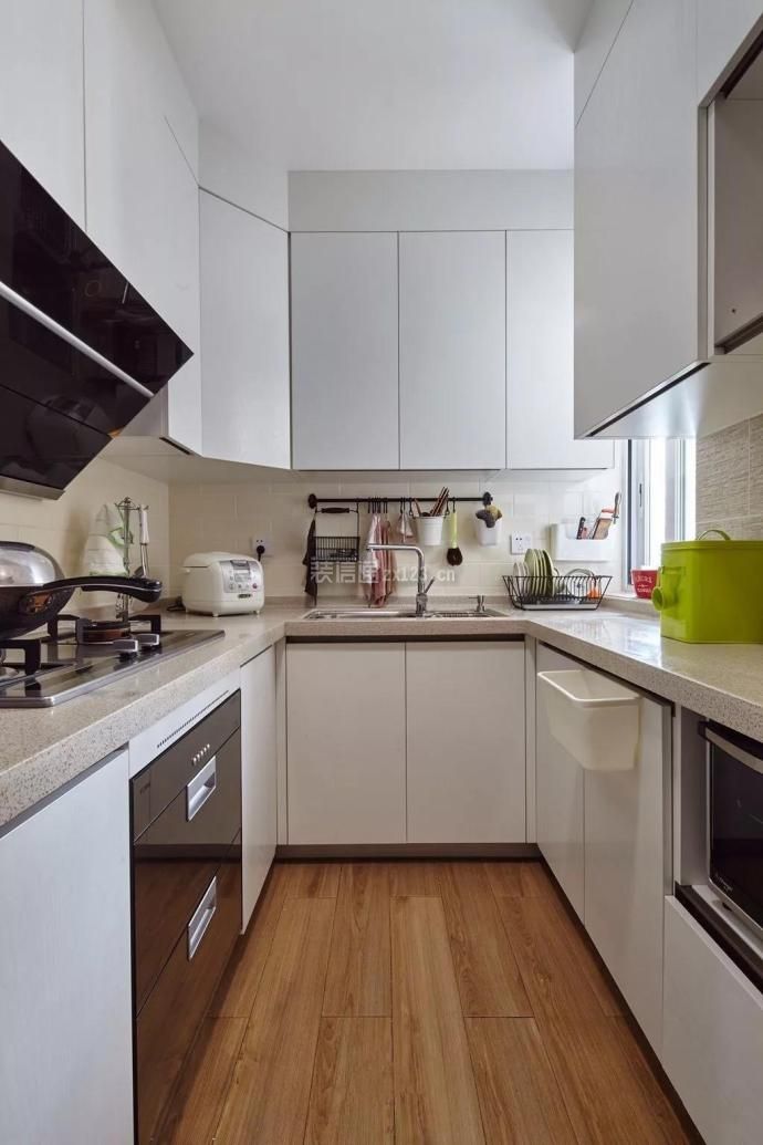 117平北欧风格家居厨房设计效果图片