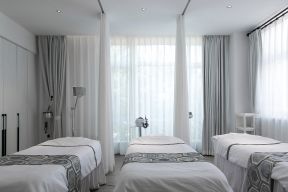 美容院室内纯色窗帘装饰设计实景图