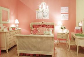 卧室家具四件套 粉色卧室装修效果图大全