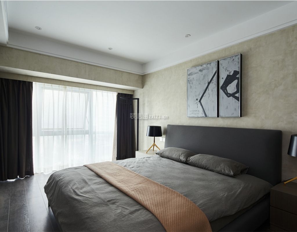 现代简约风格130平米三居卧室挂画装修图片
