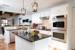 2023开放式家装厨房橱柜黑色台面设计图片