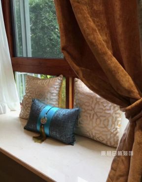 龙湖九里晴川125㎡新中式三居室飘窗装修效果图