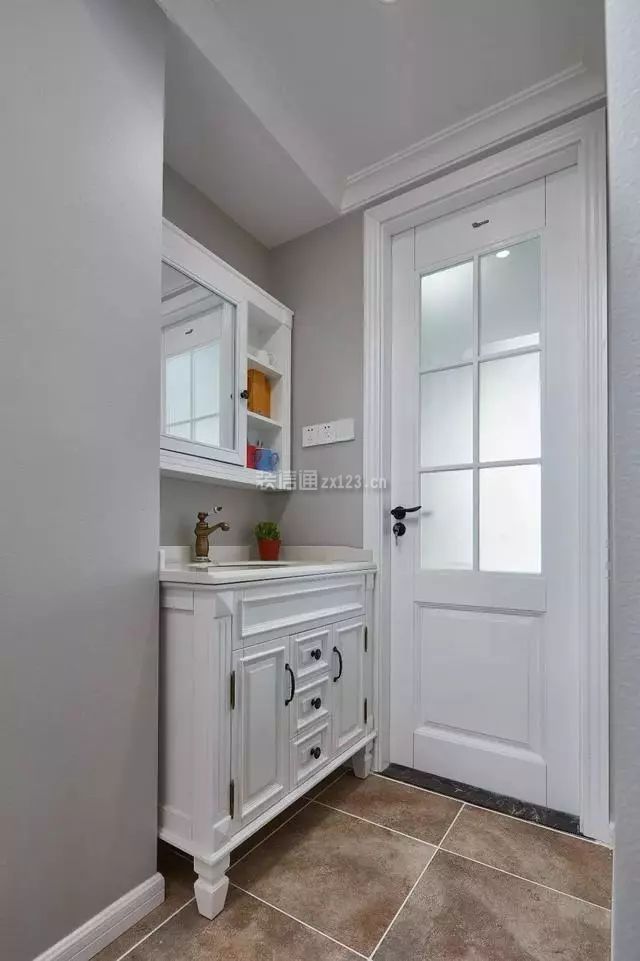 现代美式风格131平米四居卫生间洗手台装修图片