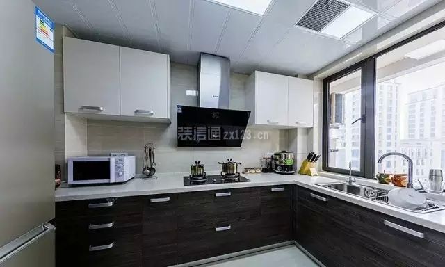 简约风格100平米二居室厨房黑色橱柜装修设计图