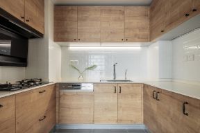 简约北欧风格128平三房厨房实木橱柜设计图片