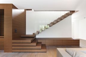 木质楼梯效果图 2020木质楼梯设计 玻璃楼梯栏杆图片 玻璃楼梯扶手效果图集
