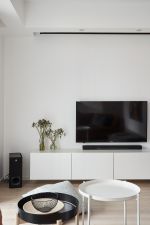 89平米三居室北欧风格客厅白色电视柜设计图片