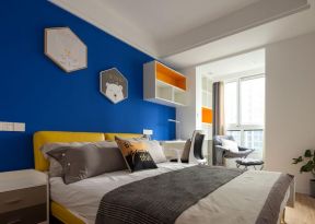 卧室置物架图片 蓝色背景墙图片 2020卧室深蓝色背景墙装修