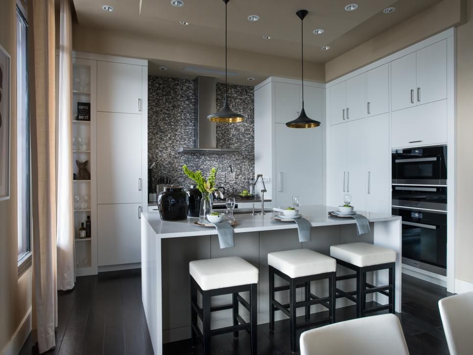2023温馨简洁开放式厨房白色吧台设计图片