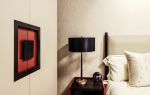 现代中式风格118平四居卧室床头台灯装修实景图