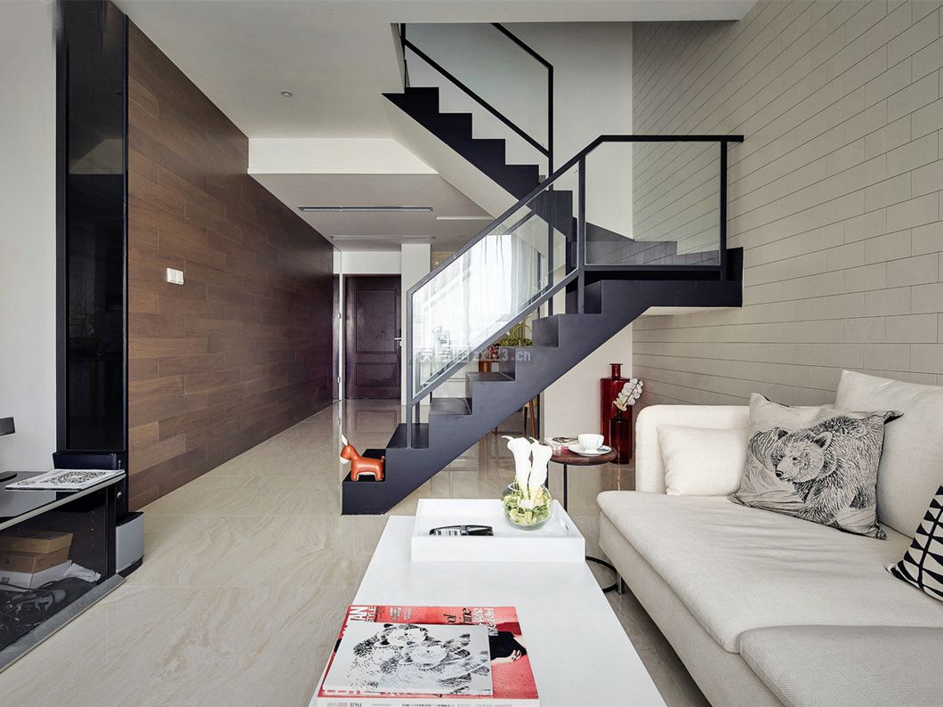 loft公寓玻璃楼梯扶手设计实景图片