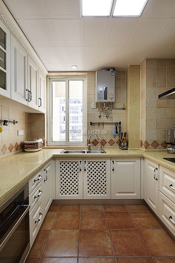美式风格家庭厨房地板砖装修图片赏析