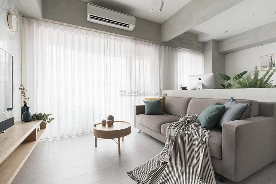 70平米小户型家庭客厅灰色沙发装潢图