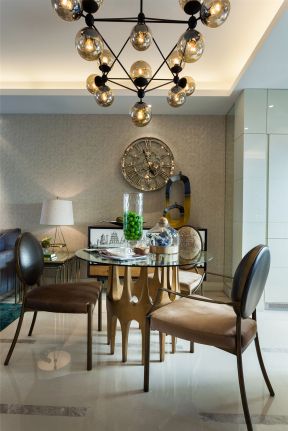 现代奢华风格143平三居室餐厅餐桌椅装修图片
