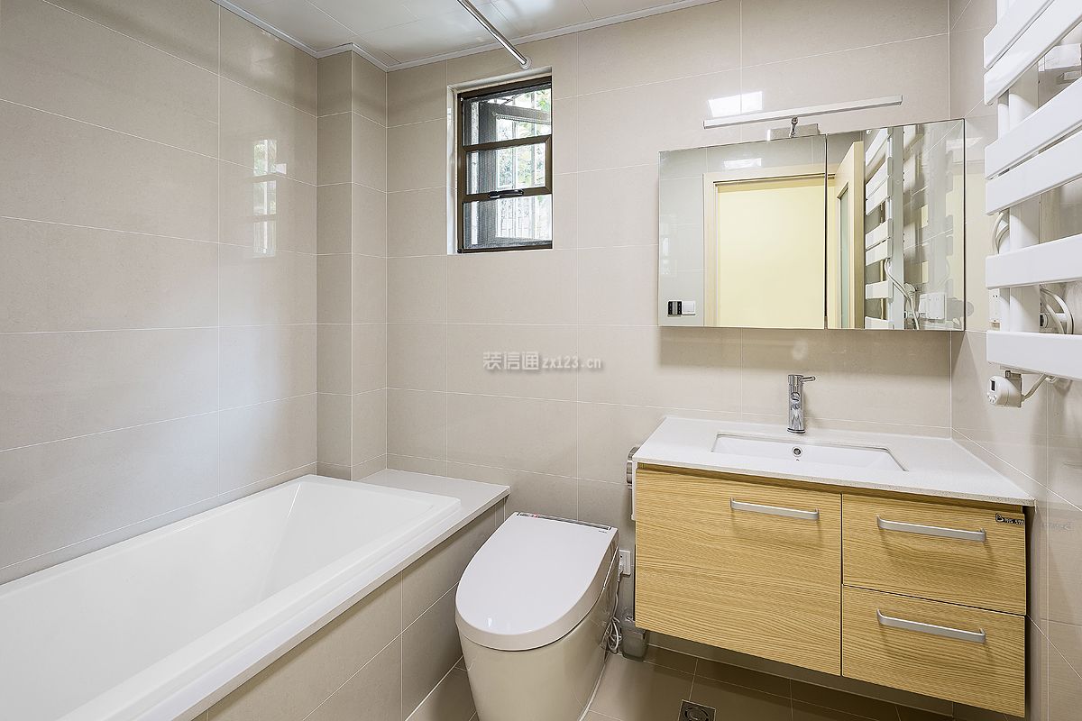 简约宜家风格113平米三室卫生间浴缸装饰图片