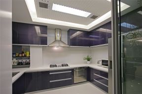 现代风格135平米三居厨房橱柜设计图片