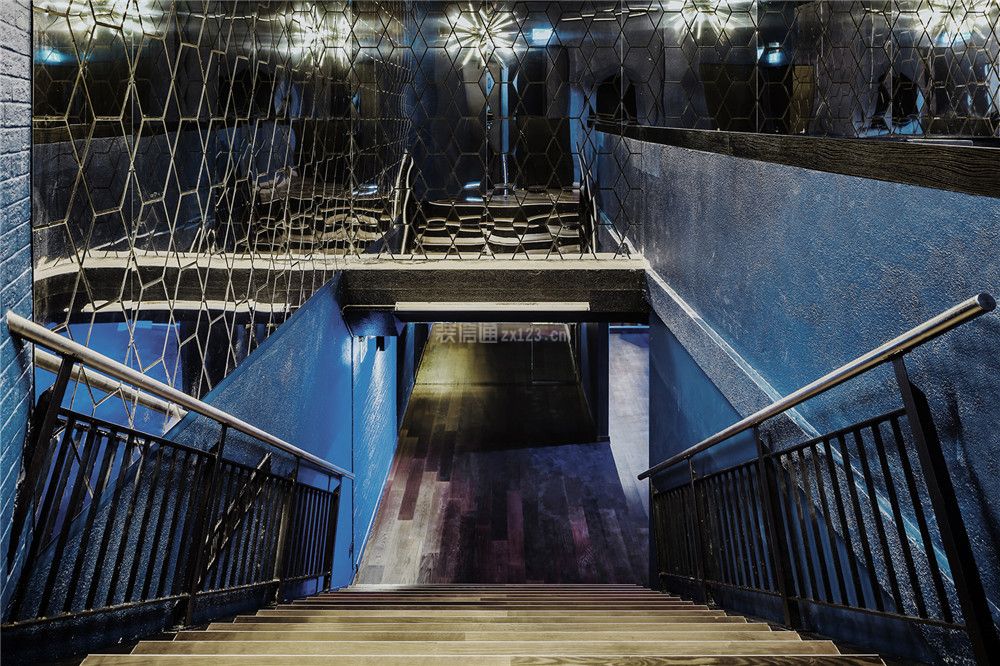 300平米时尚休闲酒吧楼梯间设计图片