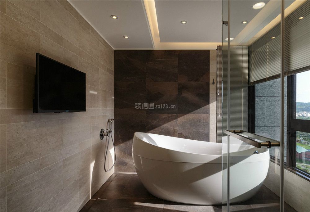 140平米现代风格卫生间按摩浴缸装修图片赏析