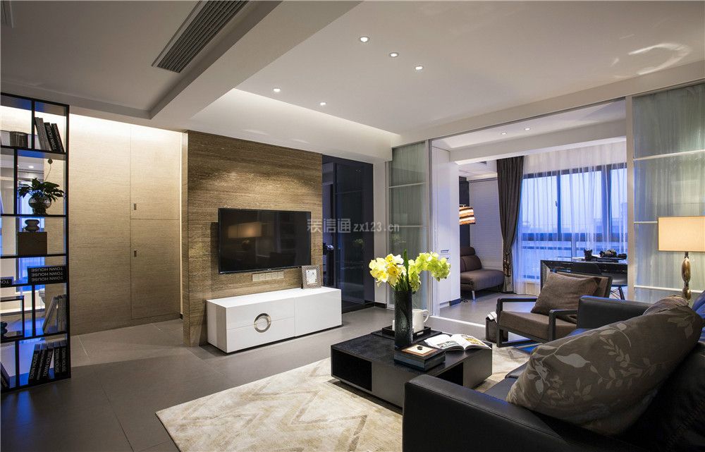 现代风格134平米三居客厅电视柜设计图片