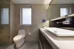 简约现代风格88平米三室卫生间设计图片