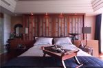 东南亚风格103平三居室卧室床头背景墙设计图片
