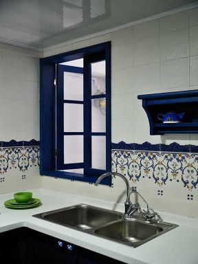 新梅共和城177平别墅地中海厨房装修效果图