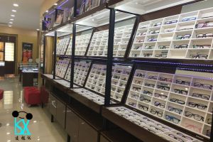 昆明眼鏡店展柜裝修