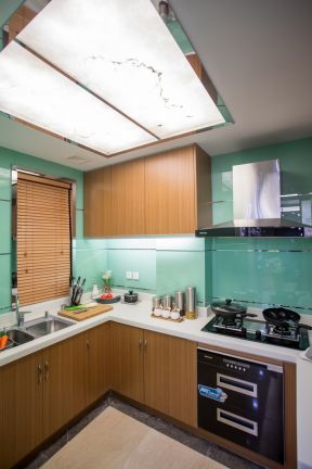 现代风格168平转角厨房整体橱柜效果图