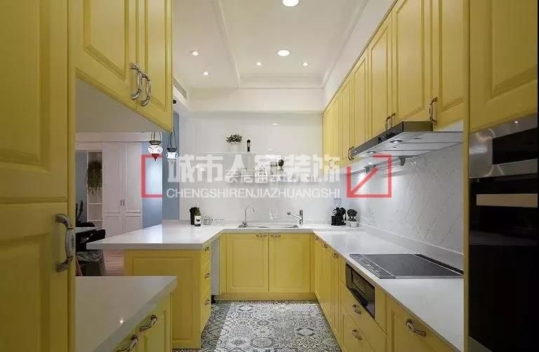 66平方混搭风格厨房黄色橱柜装修效果图片