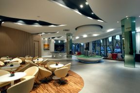 现代风格1800平米售楼中心大厅休息区设计图片