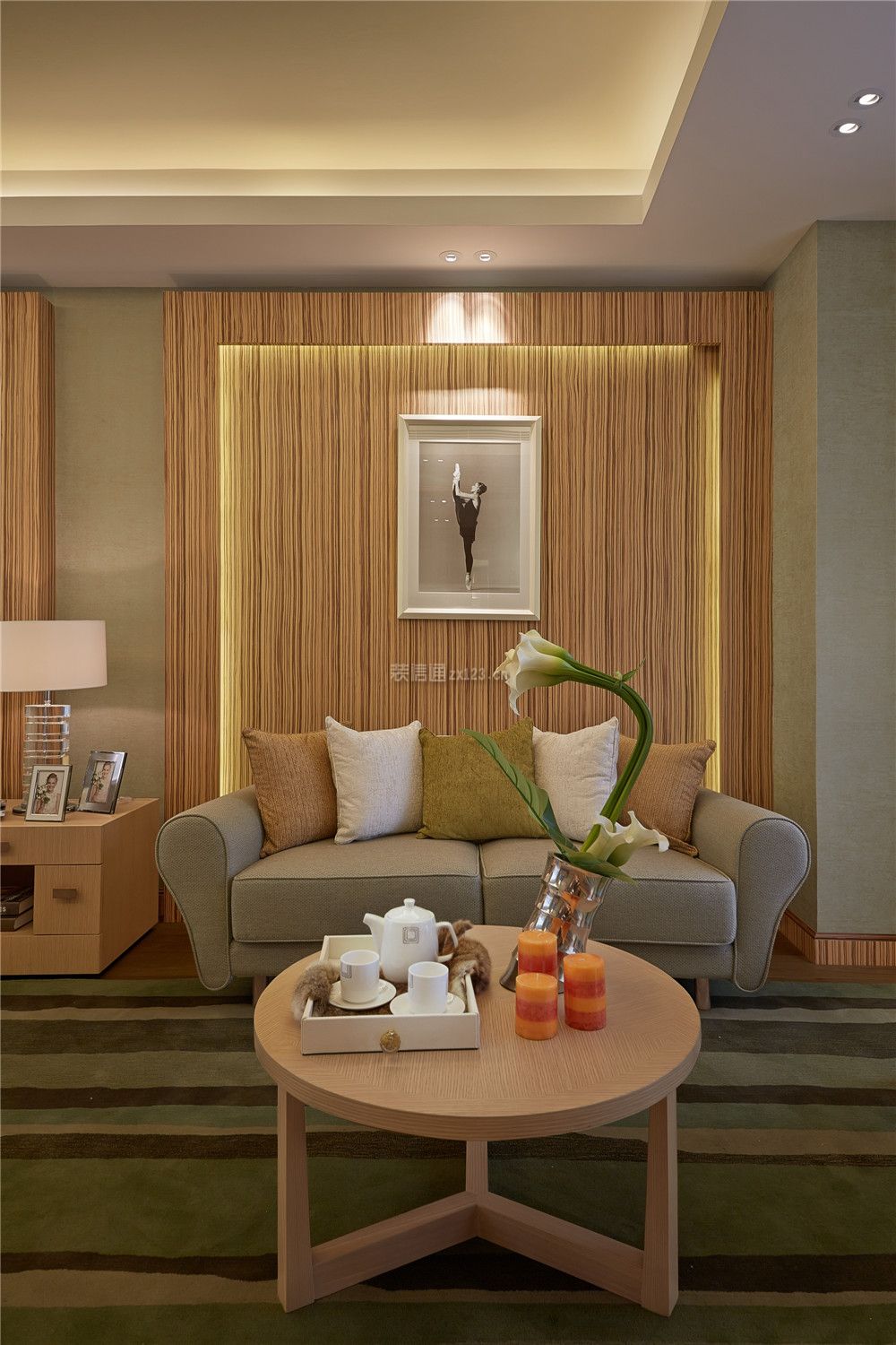 117平米简约风格三室客厅实木茶几装饰图片