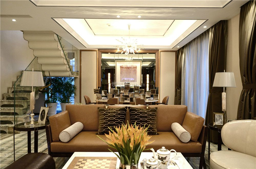 130平米现代风格三居客厅沙发设计图片