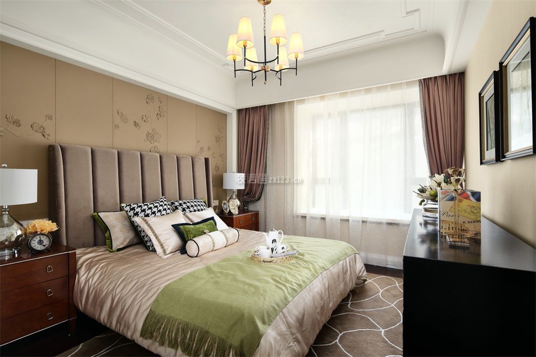 90平米三居室现代欧式风格卧室软装搭配设计图片