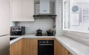 78平北欧风格小厨房装修设计图片欣赏
