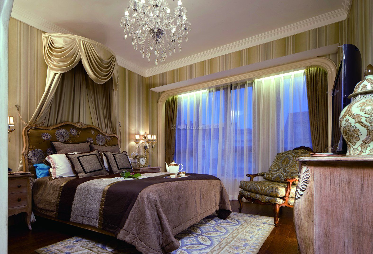 法式轻奢浪漫风格卧室窗纱装修图欣赏