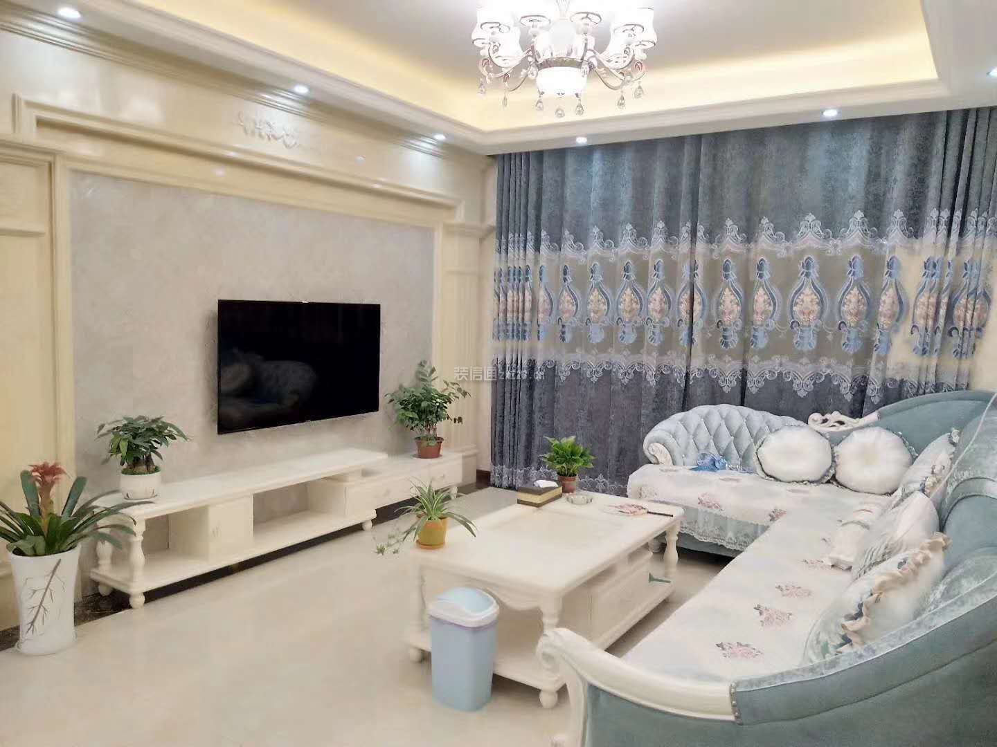 現(xiàn)代歐式風(fēng)格110平三居室客廳電視墻家裝實(shí)景圖