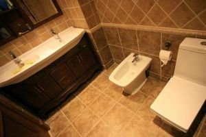 卫生间瓷砖用什么清洗