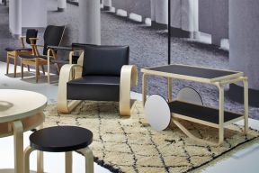 现代风格600平米家具展厅椅子摆放设计图片