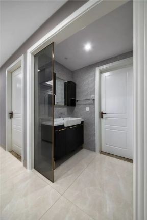 现代轻奢风格93平两居洗手间隔断设计图片