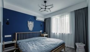 75平米简约北欧二居卧室蓝色墙面设计图片