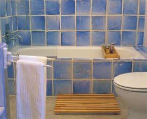 日式风格65平米小户型卫生间浴缸布置图片