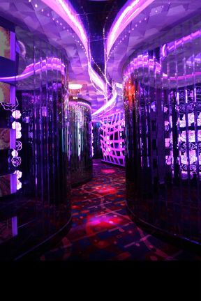现代风格800平米酒吧走廊灯光布置效果图片