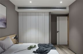 131平米现代简约三居卧室衣柜设计图片