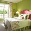 绿色家居卧室碎花窗帘装饰设计图片