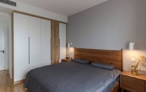 简约风格140平三居室卧室实木床设计图片